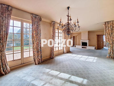 Maison - 180 m² - 8 pièces