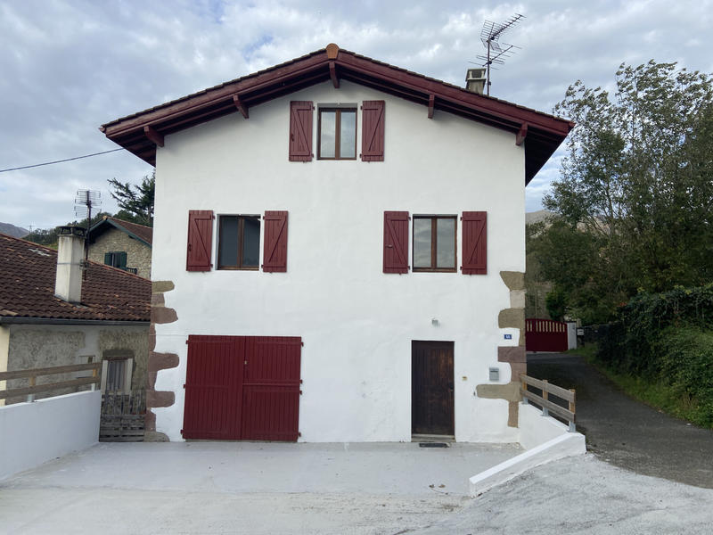 Maison - 93 m² - 5 pièces