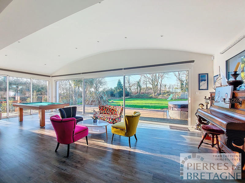 Maison - 210 m² - 8 pièces