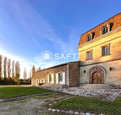 Maison - 430 m² - 12 pièces