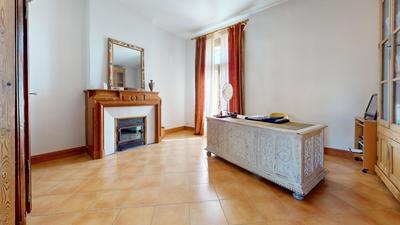 Maison - 235 m² - 5 pièces