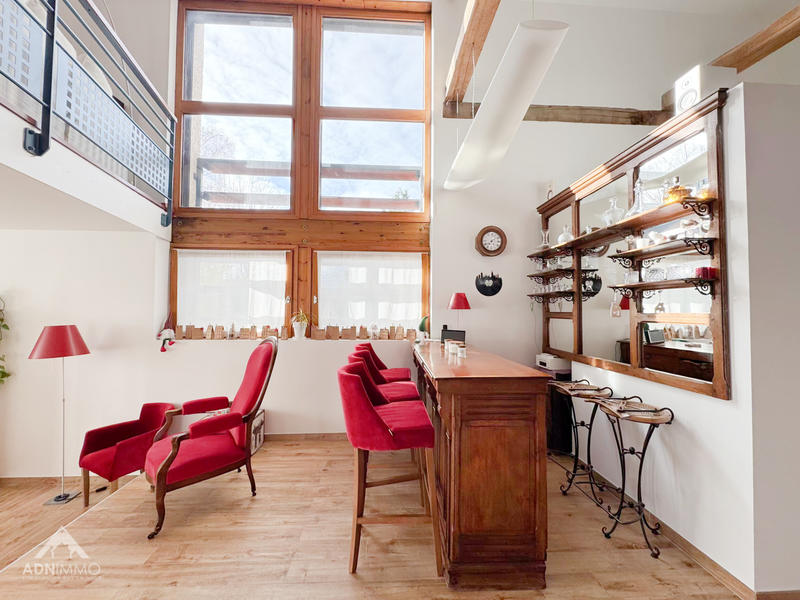 Maison - 280 m² - 6 pièces