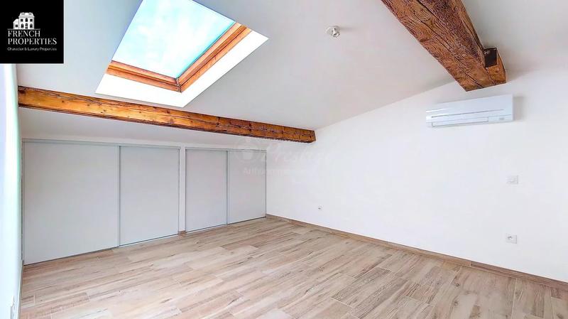 Maison - 193 m² - 8 pièces