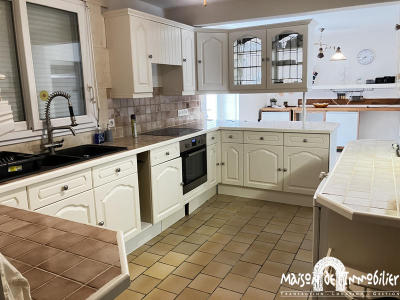 Maison - 253 m² - 7 pièces