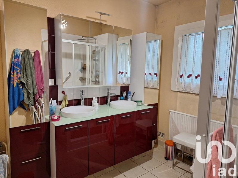 Maison - 220 m² - 8 pièces