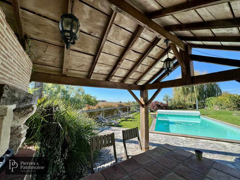 Propriété - 373 m² - 10 pièces