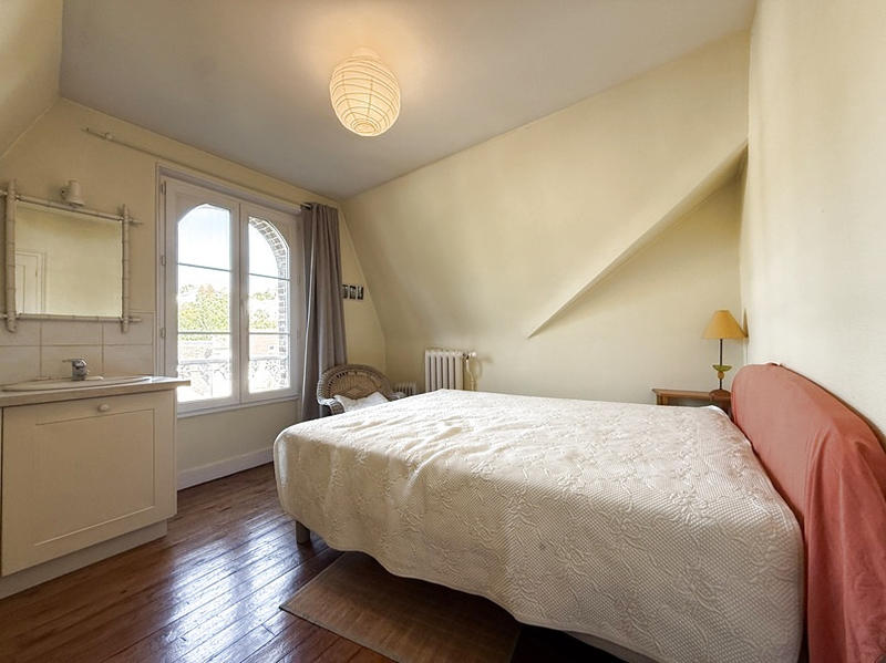 Maison - 278 m² - 8 pièces