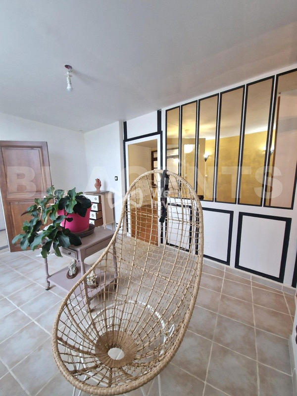 Maison - 220 m² - 8 pièces