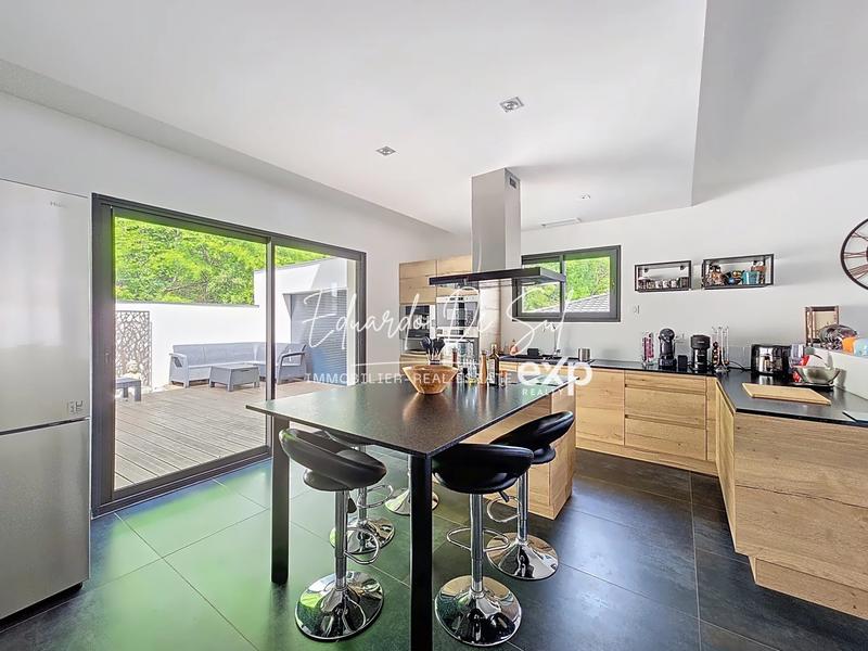 Maison - 142 m² - 5 pièces