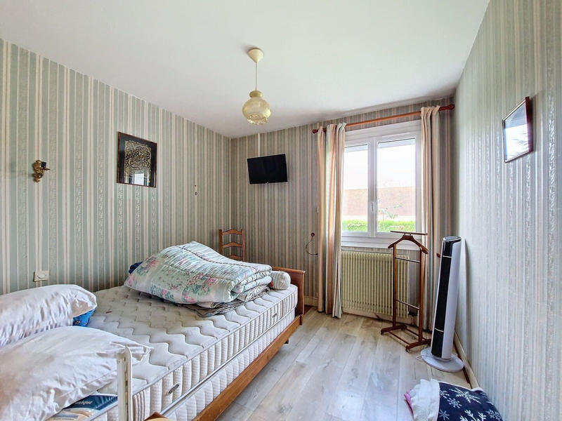 Maison - 1 131 m² - 6 pièces