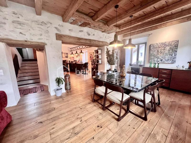 Demeure - 157 m² - 5 pièces