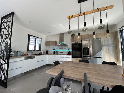 Maison - 102 m² - 4 pièces