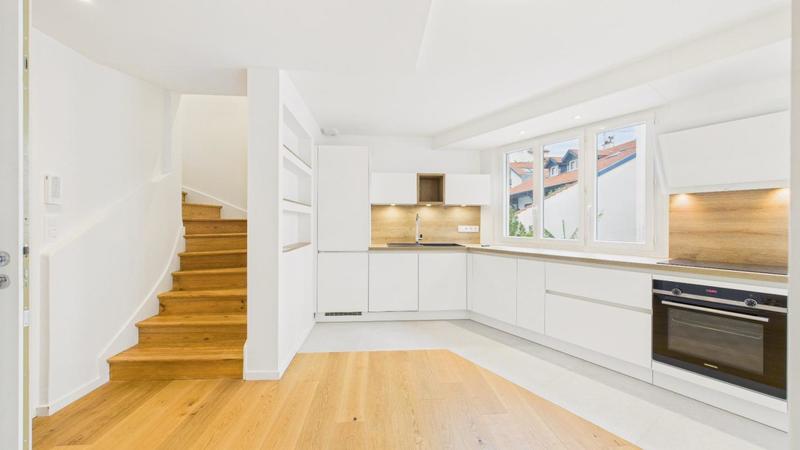 Maison - 192 m² - 8 pièces