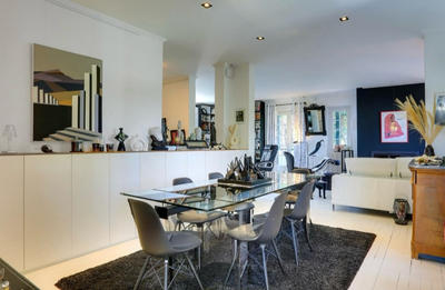 Maison - 231 m² - 6 pièces