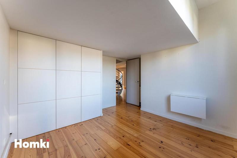 Maison - 210 m² - 7 pièces