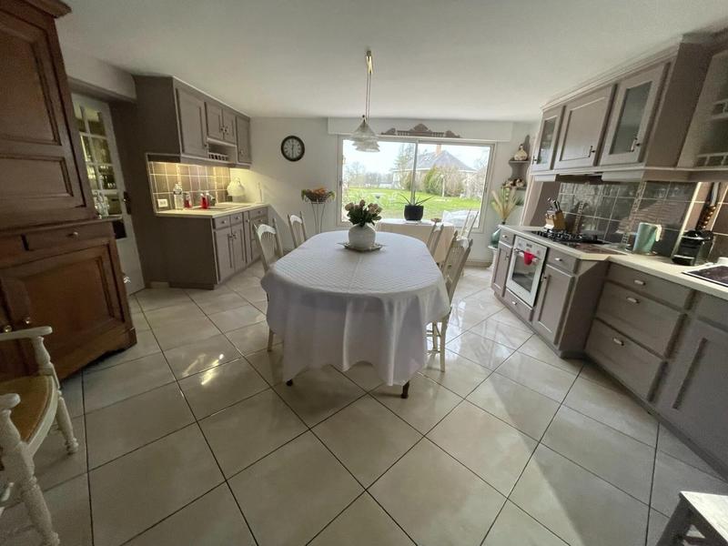 Maison - 227 m² - 8 pièces