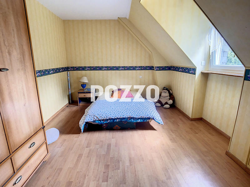 Maison - 244 m² - 8 pièces