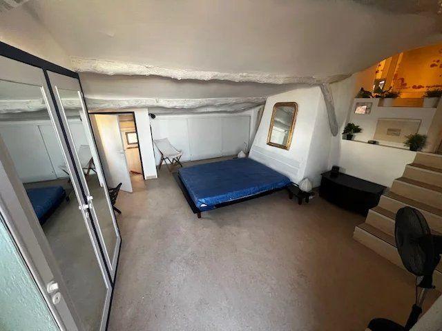 Appartement - 326 m² - 13 pièces