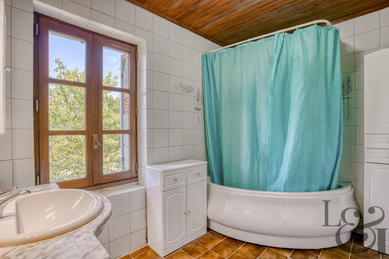 Maison - 313 m² - 8 pièces