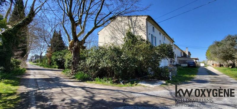 Propriété - 800 m²