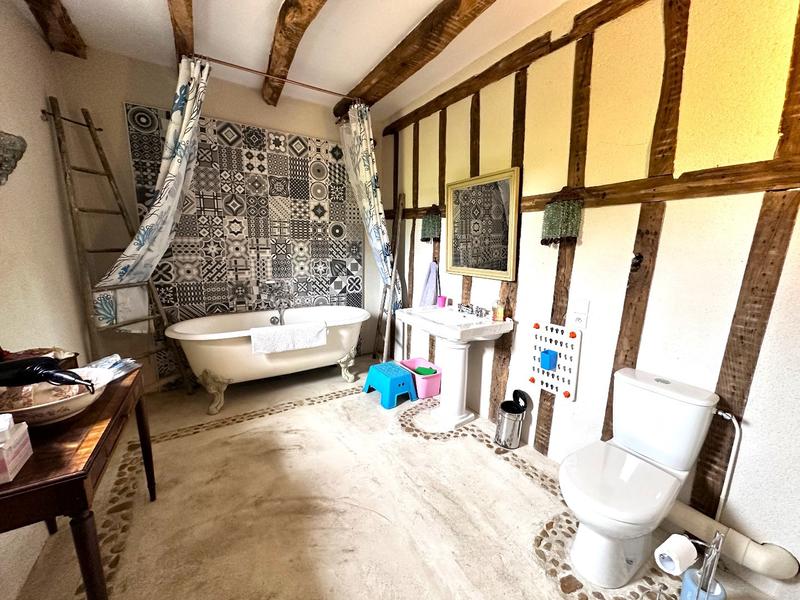 Propriété - 467 m² - 9 pièces