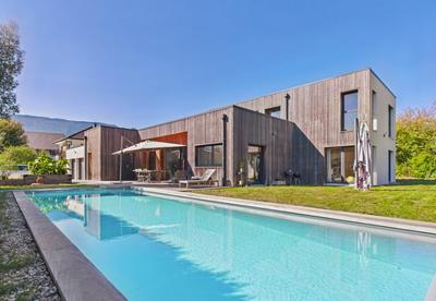 Villa - 233 m² - 8 pièces