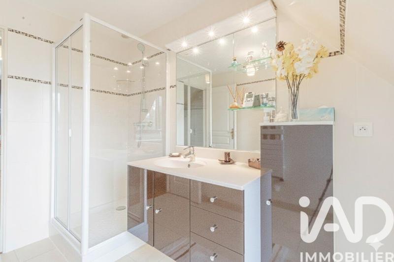 Maison - 200 m² - 7 pièces