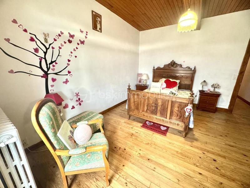 Maison ancienne - 202 m² - 9 pièces