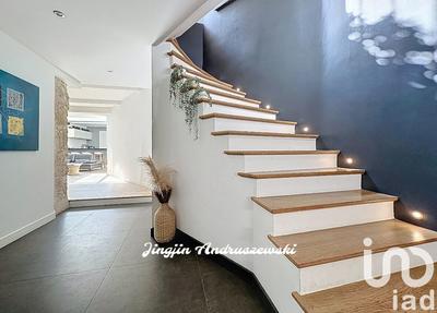 Maison - 206 m² - 8 pièces