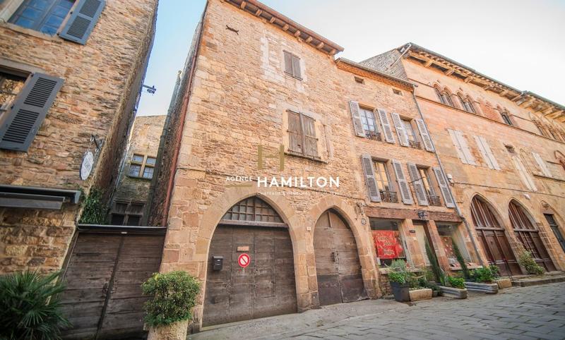 Propriété - 325 m² - 8 pièces