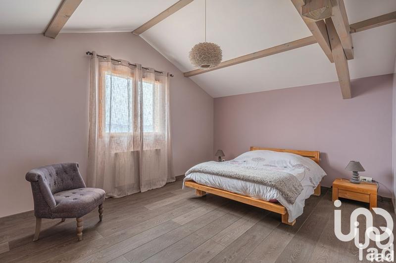 Maison - 255 m² - 7 pièces