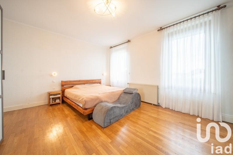 Maison - 200 m² - 7 pièces