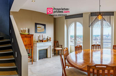 Maison - 241 m² - 8 pièces