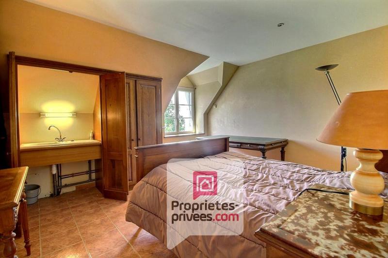 Maison - 210 m² - 6 pièces