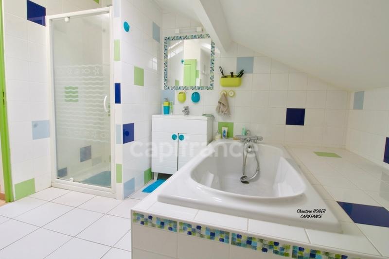 Maison - 166 m² - 8 pièces