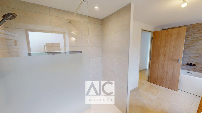 Maison - 184 m² - 7 pièces