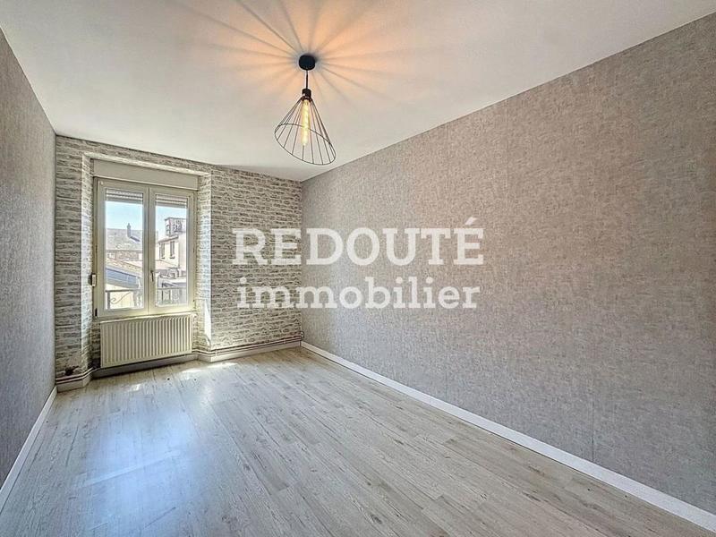 Maison - 228 m² - 8 pièces