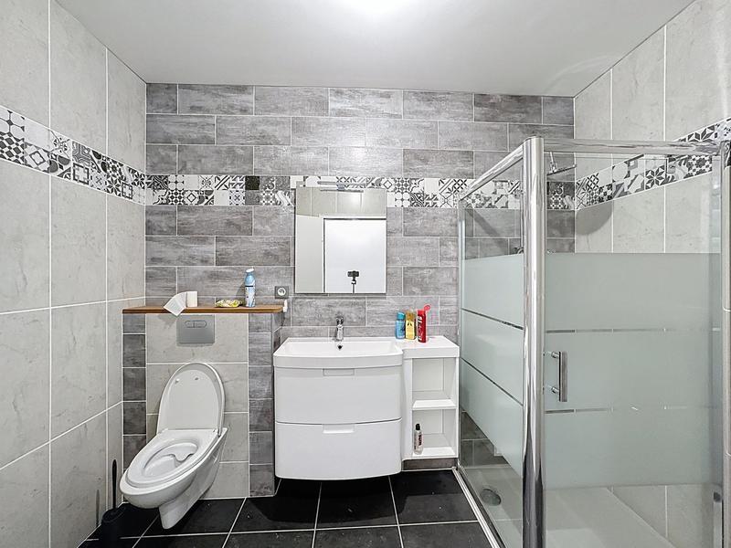 Maison - 204 m² - 7 pièces