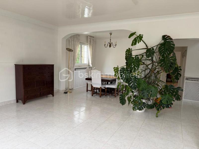 Maison traditionnelle - 195 m² - 6 pièces