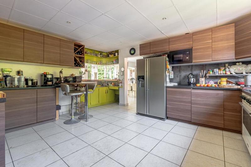 Propriété - 800 m² - 10 pièces