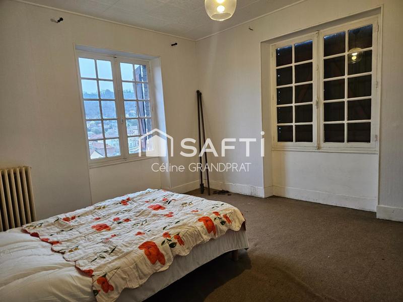 Maison - 260 m² - 9 pièces