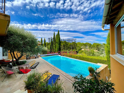 Maison contemporaine - 186 m² - 8 pièces