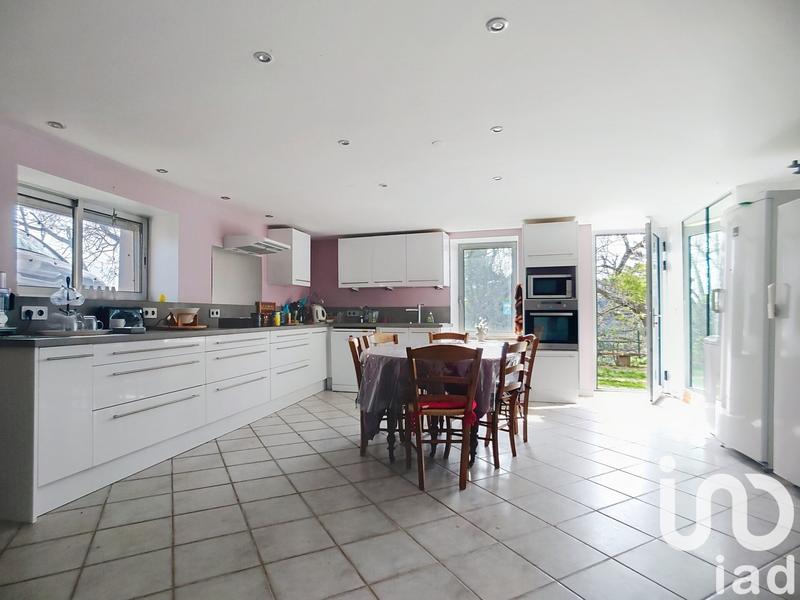 Maison - 285 m² - 16 pièces