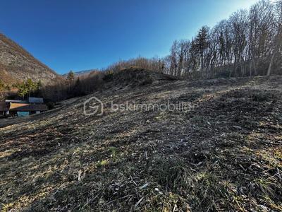 Terrain constructible - 2 444 m²