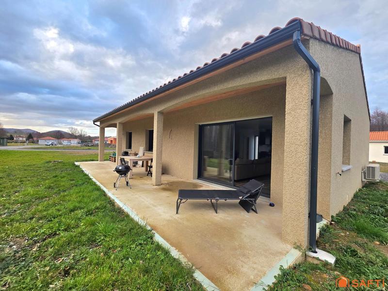 Maison - 97 m² - 5 pièces