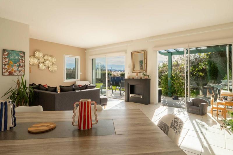 Maison - 240 m² - 6 pièces