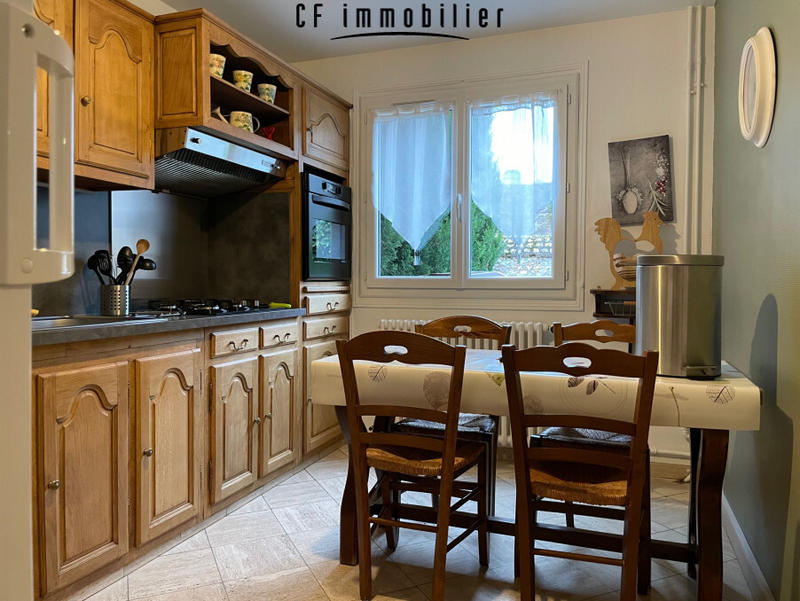 Maison - 215 m² - 8 pièces