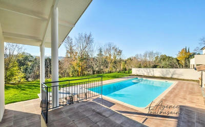 Villa - 231 m² - 6 pièces