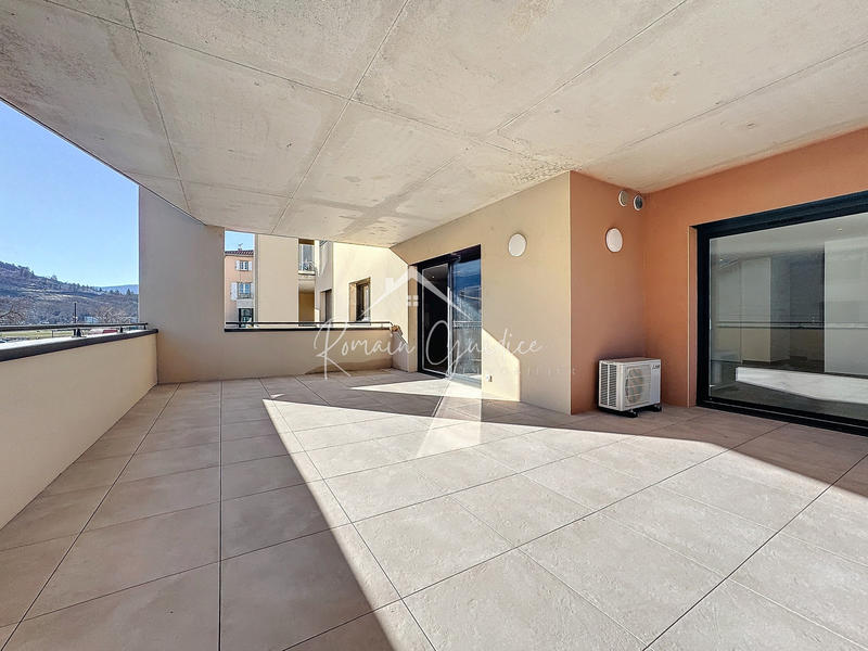 Appartement - 135 m² - 4 pièces