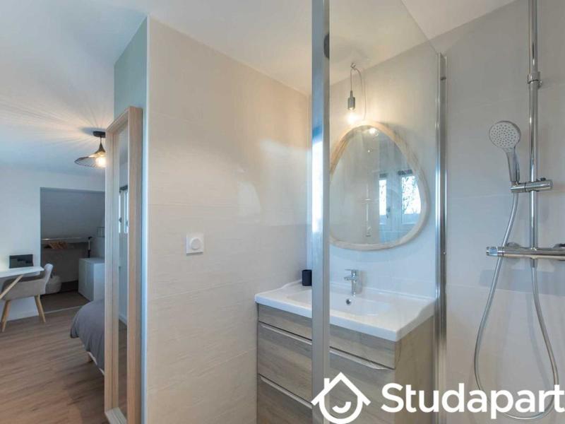 Appartement - 240 m² - 1 pièce